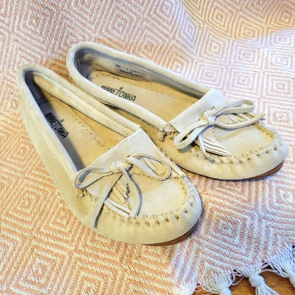 Minnetonka Kilty hardsole moccasins